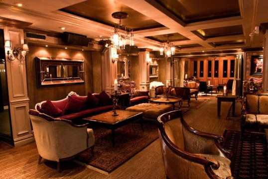 Birthday Lounges NYC - RDV Lounge - Birthday Bottle Service