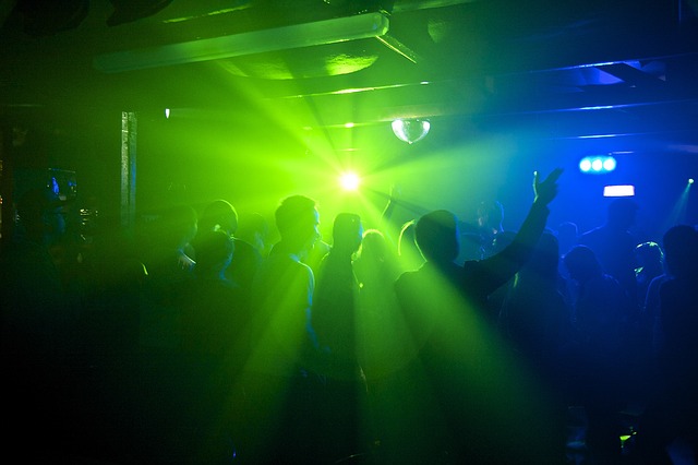 how to throw a birthday party on a budget - Birthday Bottle Service